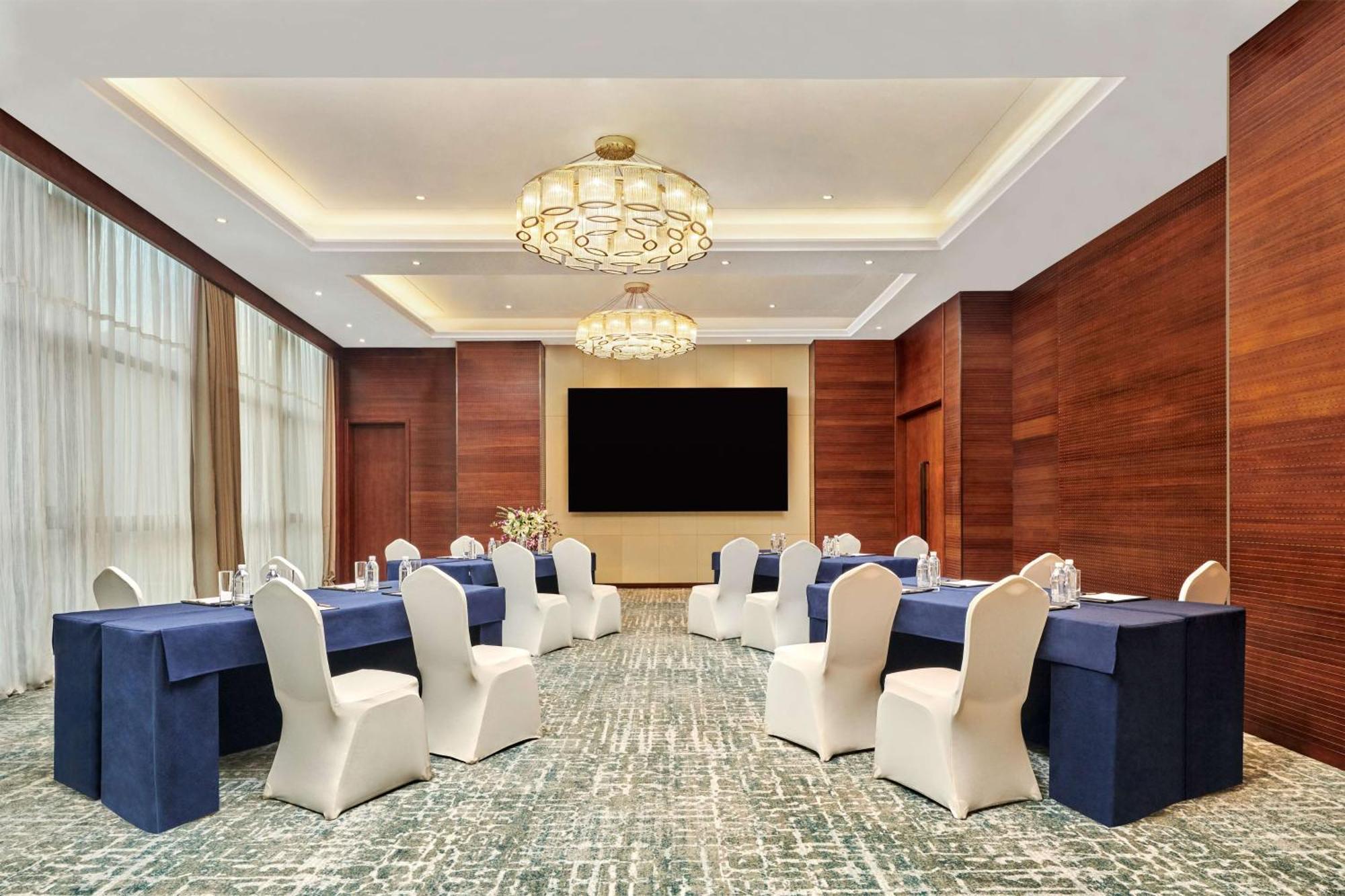 Hilton Garden Inn Wuhan Hankou Екстер'єр фото