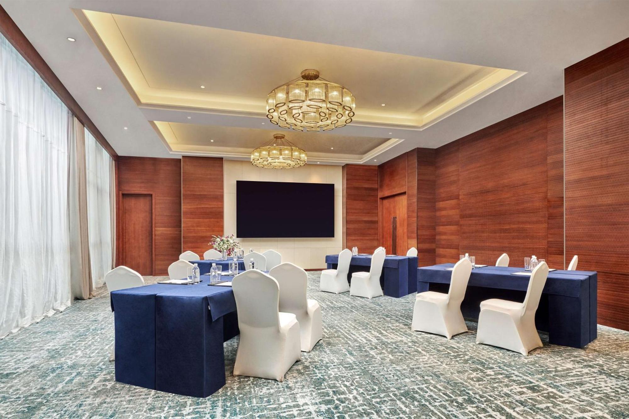 Hilton Garden Inn Wuhan Hankou Екстер'єр фото