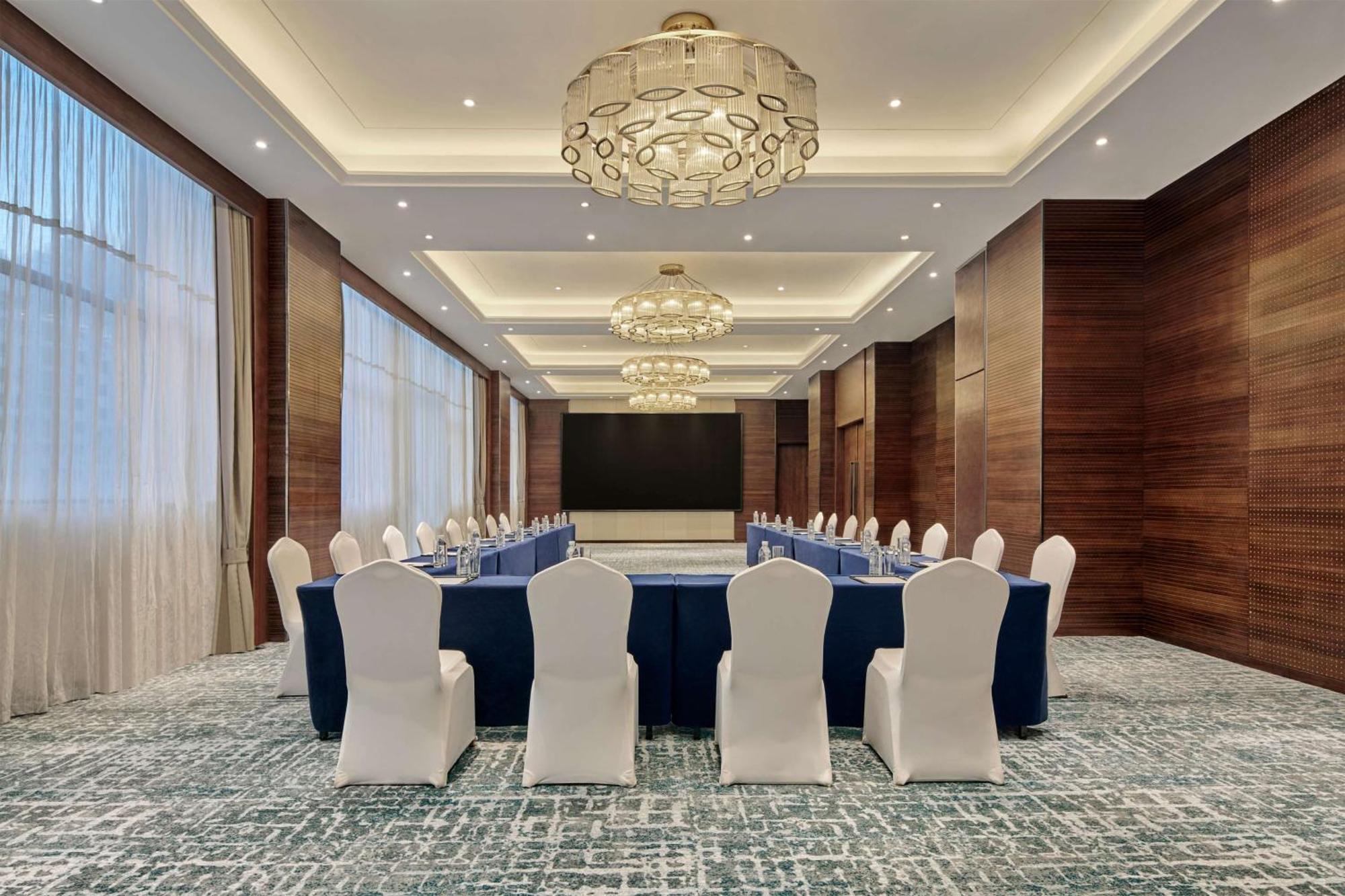 Hilton Garden Inn Wuhan Hankou Екстер'єр фото