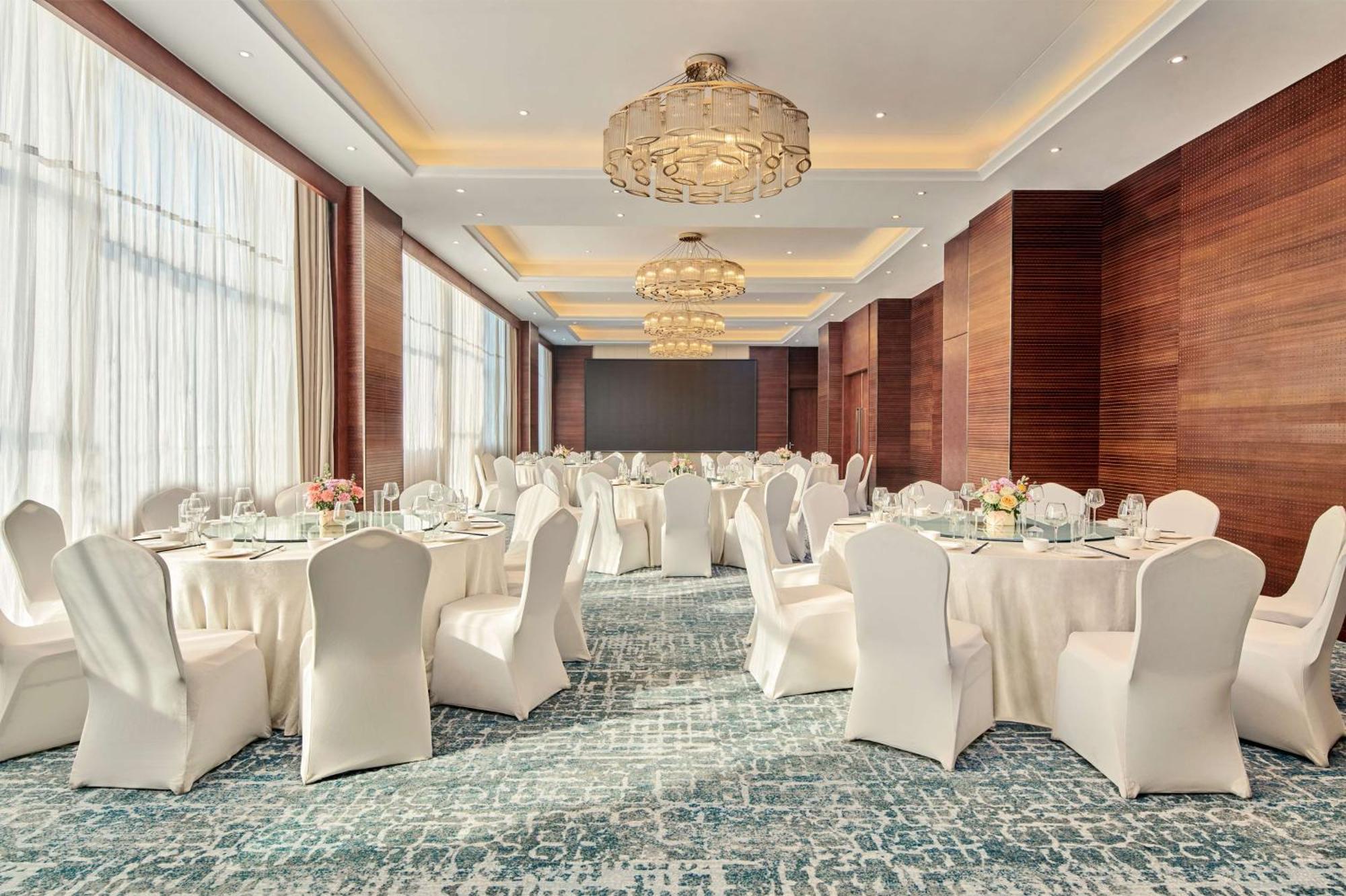 Hilton Garden Inn Wuhan Hankou Екстер'єр фото