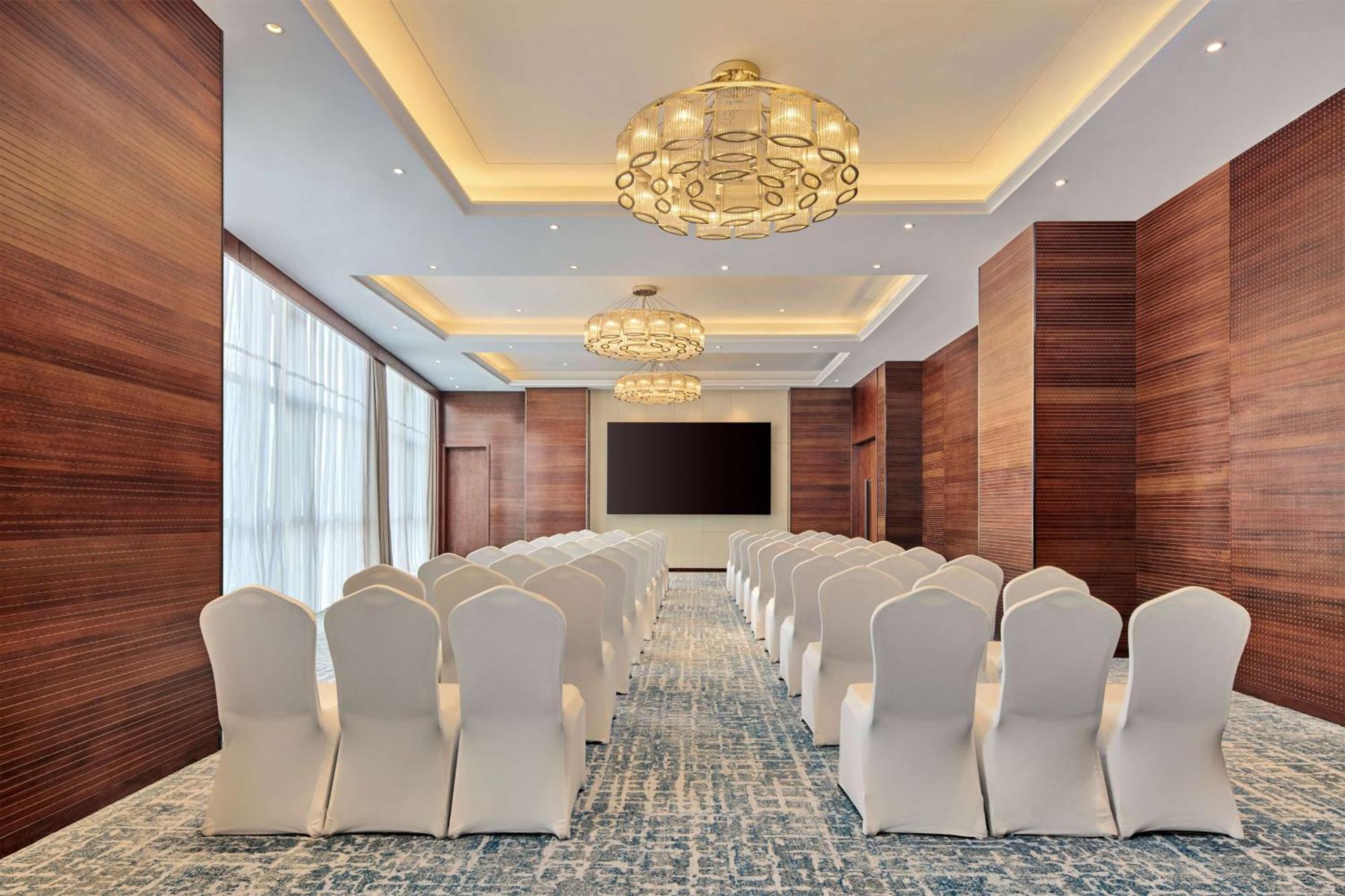 Hilton Garden Inn Wuhan Hankou Екстер'єр фото