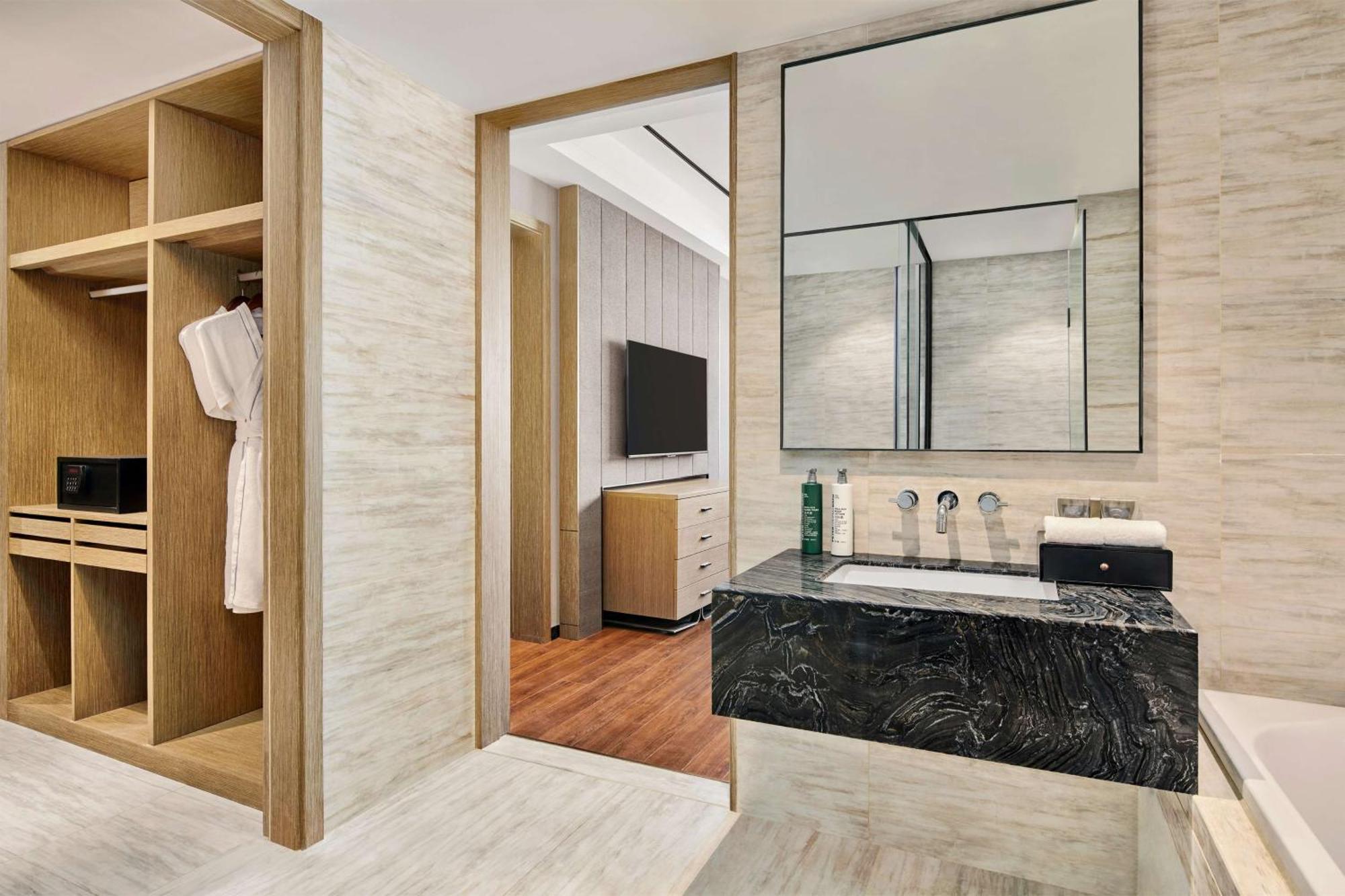 Hilton Garden Inn Wuhan Hankou Екстер'єр фото