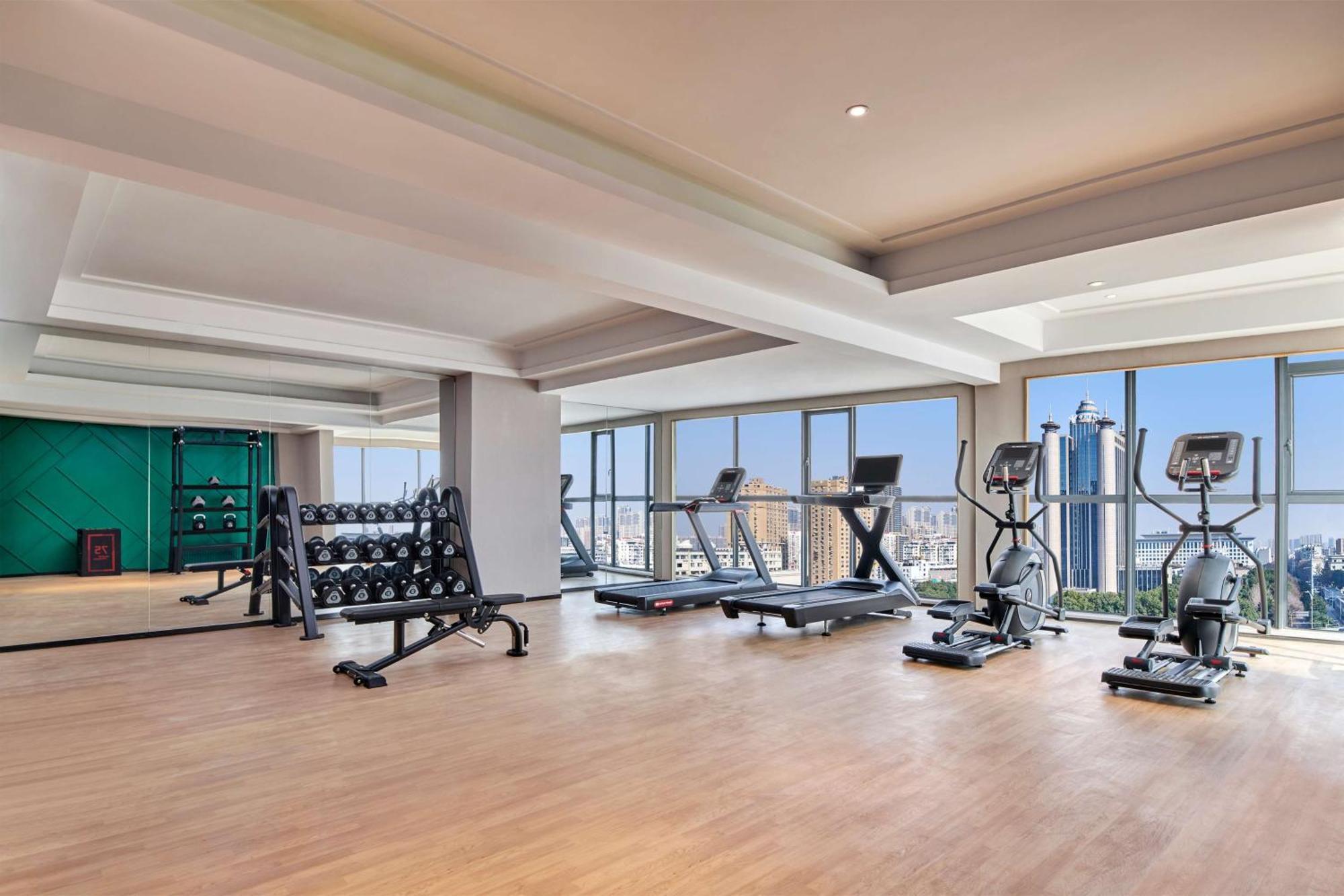 Hilton Garden Inn Wuhan Hankou Екстер'єр фото